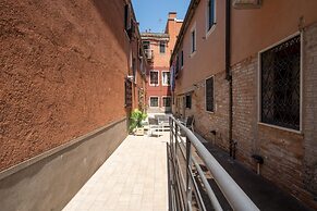 Herion Palace Apt 3 by Wonderful Italy