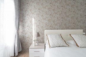 Accademia Charm 2 2 by Wonderful Italy