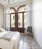 Accademia Charm 2 2 by Wonderful Italy