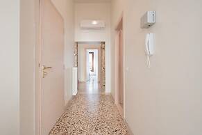 Accademia Charm 2 2 by Wonderful Italy