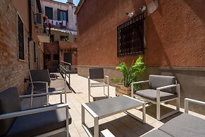 Herion Palace Apt 2 by Wonderful Italy