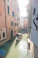 San Marco Style Canal View Apt 2 by Wonderful Italy