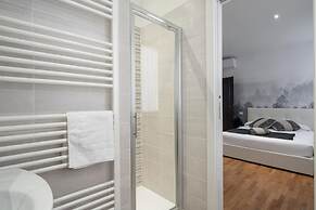 San Marco Style Canal View Apt 2 by Wonderful Italy