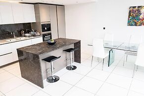 River Side View Luxury Penthouse Apartment