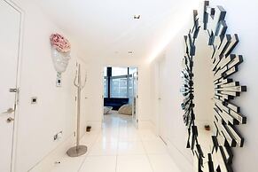 River Side View Luxury Penthouse Apartment