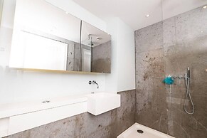 River Side View Luxury Penthouse Apartment