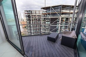 River Side View Luxury Penthouse Apartment