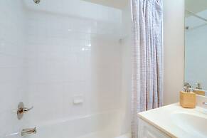 Upscale Apartments in Crystal City