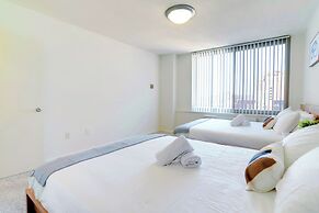 Upscale Apartments in Crystal City