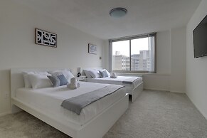 Upscale Apartments in Crystal City