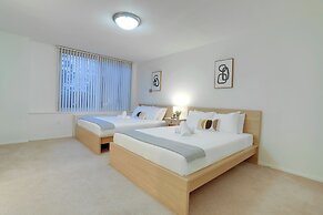 Upscale Apartments in Crystal City