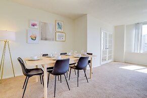 Upscale Apartments in Crystal City