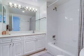 Upscale Apartments in Crystal City