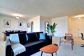 Upscale Apartments in Crystal City