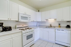 Upscale Apartments in Crystal City