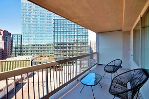 Upscale Apartments in Crystal City