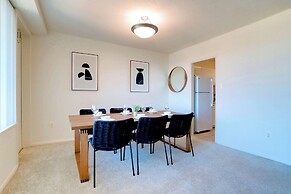 Upscale Apartments in Crystal City