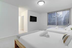 Upscale Apartments in Crystal City