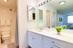 Upscale Apartments in Crystal City