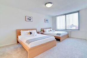 Upscale Apartments in Crystal City