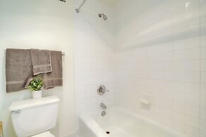 Upscale Apartments in Crystal City