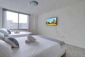 Upscale Apartments in Crystal City