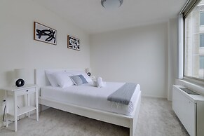 Upscale Apartments in Crystal City