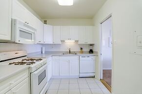 Upscale Apartments in Crystal City