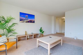 Upscale Apartments in Crystal City