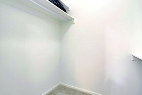 Upscale Apartments in Crystal City