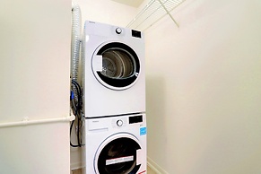 Upscale Apartments in Crystal City