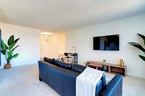 Upscale Apartments in Crystal City