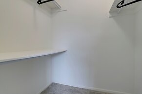 Upscale Apartments in Crystal City