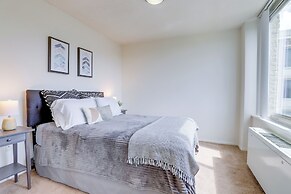 Upscale Apartments in Crystal City