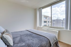 Upscale Apartments in Crystal City