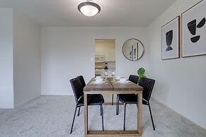 Upscale Apartments in Crystal City