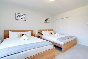 Upscale Apartments in Crystal City