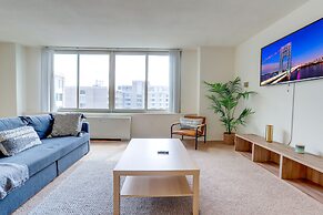 Upscale Apartments in Crystal City