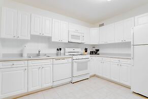 Upscale Apartments in Crystal City