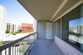 Upscale Apartments in Crystal City