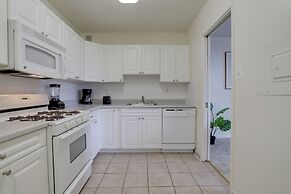 Upscale Apartments in Crystal City