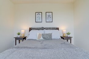 Upscale Apartments in Crystal City