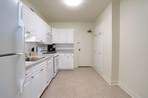 Upscale Apartments in Crystal City