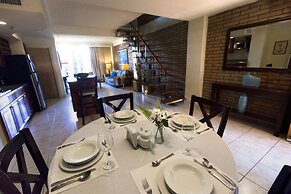 Los Altos Apartments & Studios