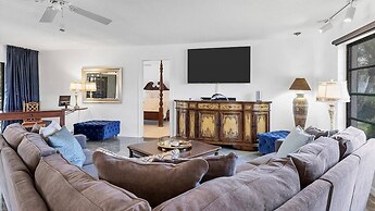 2310 el Cerito Court