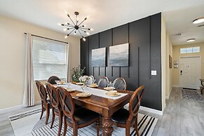 8948 Bismarck Palm rd