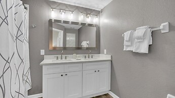 7679 sir Kaufmann Court