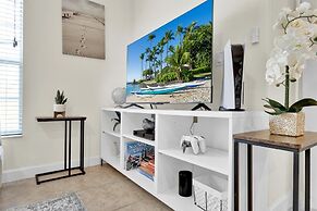 8859 Candy Palm Road