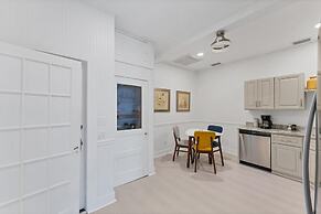 307 Taylor Street Unit b