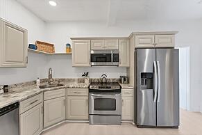 307 Taylor Street Unit b